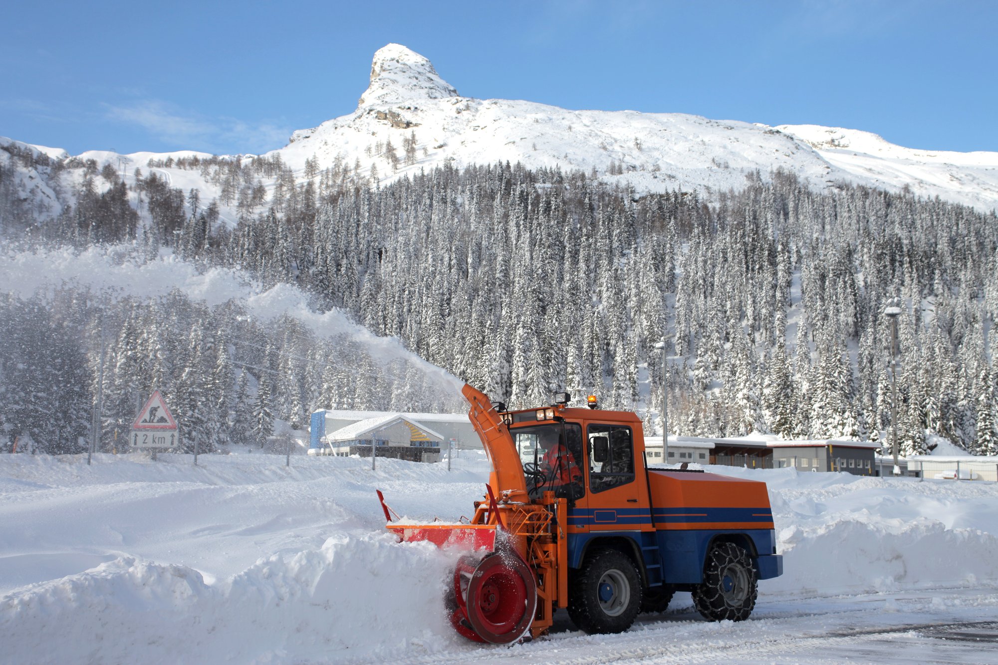 Hydraulic Cylinders in Snow Removal